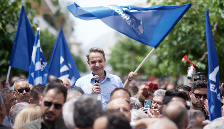 Ο Κυριάκος Μητσοτάκης στην Κόρινθο: Το «πρόεδρε έλα με φόρα» έγινε «πρόεδρε έλα με φόρους»