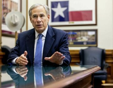 ΗΠΑ – Τέξας: Μπλόκο από τον κυβερνήτη στις θεραπείες φυλομετάβασης σε ανήλικους