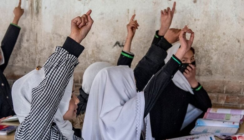 Αφγανιστάν: Εξήντα μαθήτριες νοσηλεύθηκαν αφού δηλητηριάσθηκαν στο σχολείο