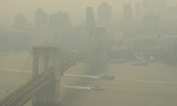 Μεγάλες πυρκαγιές «πνίγουν» με καπνό τις μεγαλουπόλεις – Το φαινόμενο της Νέας Υόρκης