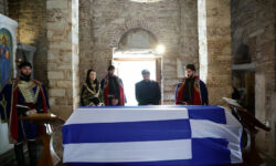 Γιάννης Μαρκόπουλος: Σε λαϊκό προσκύνημα η σορός του – Το απόγευμα η κηδεία του