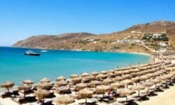 Μύκονος: Αγγελία για μοντέλα «κράχτες» σε beach bar για προσέλκυση πελατών