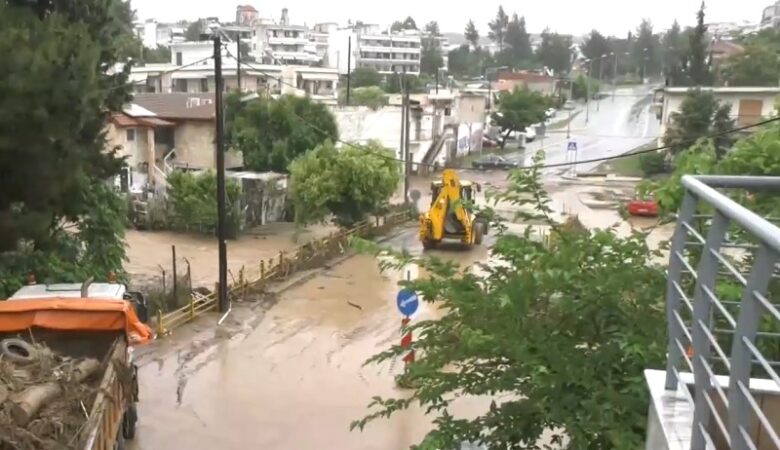 Δύο φορές το νερό που πέφτει όλο τον Ιούνιο έπεσε σε λίγες ώρες στη Θεσσαλονίκη