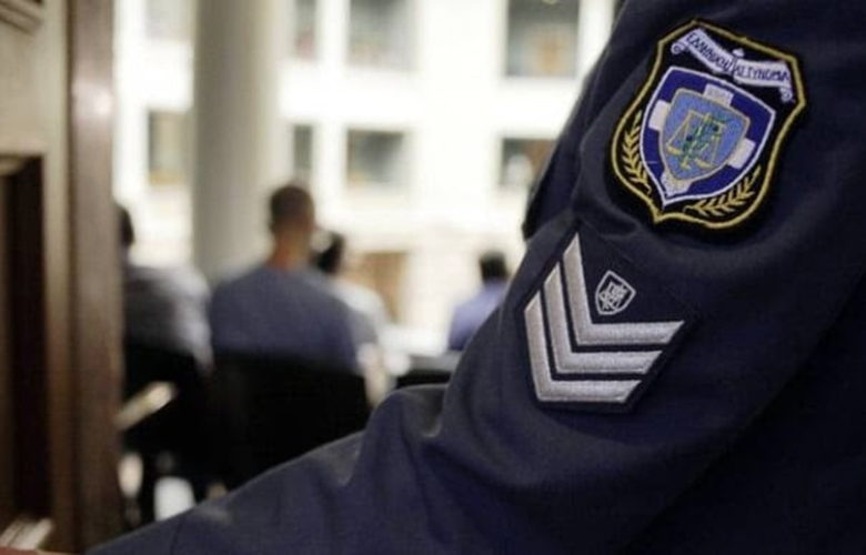 Συνελήφθη αστυνομικός στην Αττική για υπεξαίρεση υπηρεσιακών όπλων