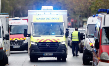 Έκρηξη στο Παρίσι: Διασώστες αναζητούν ένα αγνοούμενο μέσα στα χαλάσματα – Πυροσβεστικό όχημα εξακολουθεί να ρίχνει νερό στα συντρίμμια του κτιρίου