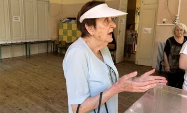 Κρήτη: Μια 93χρονη πήγε σε λάθος εκλογικό κέντρο και έσκισαν τον φάκελο με την ψήφο της
