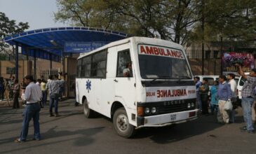 Ινδία: Δώδεκα νεκροί σε μετωπική σύγκρουση λεωφορείων
