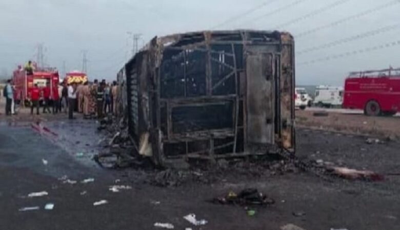 Ινδία: Τουλάχιστον 25 νεκροί και οκτώ τραυματίες από πυρκαγιά σε λεωφορείο – Δείτε βίντεο