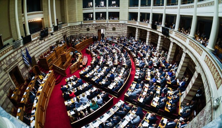 Την άρση ασυλίας πέντε βουλευτών ψήφισε η Ολομέλεια της Βουλής