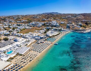 Η Ελλάδα κερδίζει το στοίχημα των τουριστικών εσόδων για την σεζόν του 2023