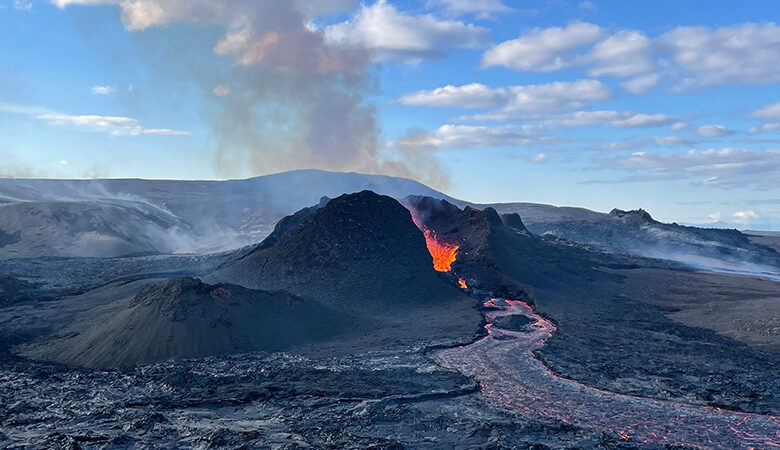 Συνεχίζεται η ηφαιστειακή δραστηριότητα στη χερσόνησο Ρέικιανες στην Ισλανδία