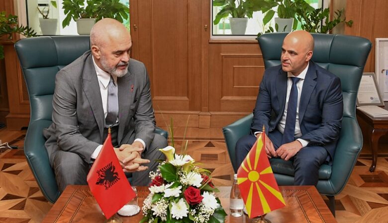 Βόρεια Μακεδονία: Συνάντηση Κοβάτσεφσκι με τον πρωθυπουργό της Αλβανίας