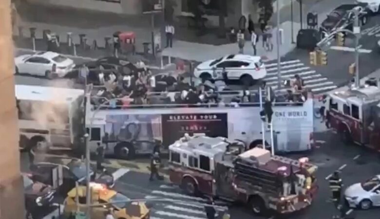 ΗΠΑ: Συγκρούστηκαν λεωφορεία στο Μανχάταν – Δεκάδες οι τραυματίες