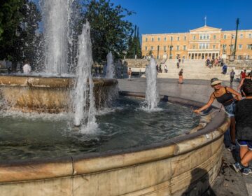 Μέχρι τους 40 βαθμούς Κελσίου θα ανέβει ο υδράργυρος σήμερα, Δεκαπενταύγουστο, αλλά και ισχυροί άνεμοι