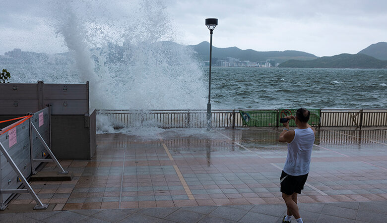 Ο ισχυρός κυκλώνας Ταλίμ πλήττει τη νότια Κίνα και το Βιετνάμ