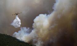 Πολύ υψηλός ο κίνδυνος πυρκαγιάς την Τετάρτη σε Αττική, Κορινθία, Βοιωτία, Φθιώτιδα, Φωκίδα, Λάρισα και Μαγνησία