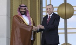 Ο Ερντογάν πέτυχε την πώληση τουρκικών drones στη Σαουδική Αραβία