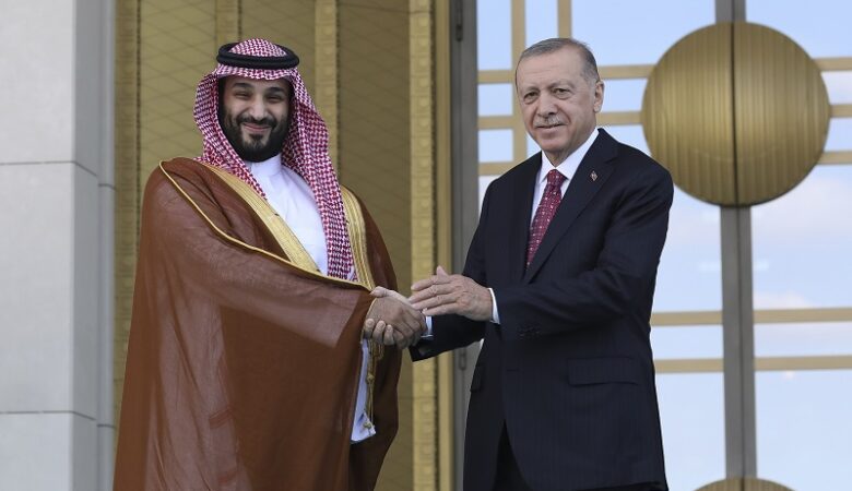 Ο Ερντογάν πέτυχε την πώληση τουρκικών drones στη Σαουδική Αραβία