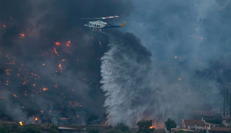 Εκπρόσωπος Τύπου Πυροσβεστικής για τις φωτιές: Στα Δερβενοχώρια το πιο δύσκολο μέτωπο, ενεργές εστίες στη Σαρωνίδα, διάσπαρτες στην Καλλιθέα Λουτρακίου