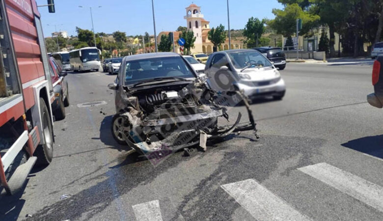 Σοβαρό τροχαίο στη Μαραθώνος στη Ραφήνα – Οδηγός εμβόλισε δύο ΙΧ, ένας νεκρός