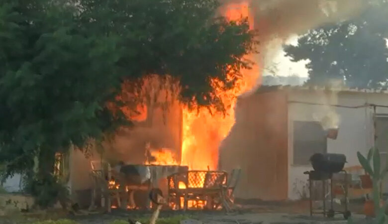Σε πύρινο κλοιό η Ρόδος: Εκκενώσεις από Γεννάδι και Βάτι, πήραν φωτιά σπίτια στο Ασκληπιείο