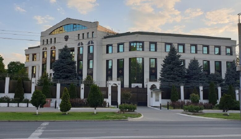 Μολδαβία: Κατασκοπευτικός εξοπλισμός εντοπίστηκε στη στέγη της Ρωσικής πρεσβείας στο Κισινάου