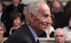 Πέθανε ο σπουδαίος Έλληνας γιατρός Βασίλης Γολεμάτης