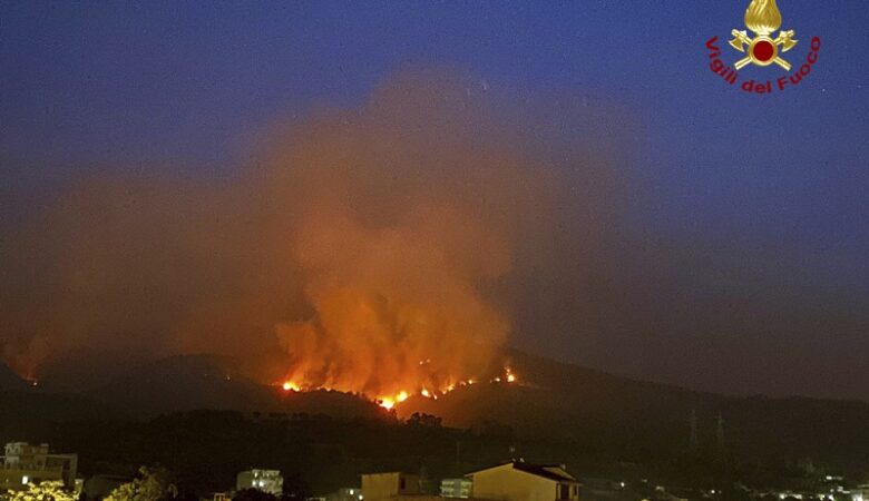 Ιταλία: Πυρκαγιές ξέσπασαν στην περιφέρεια της Απουλίας στον νότο
