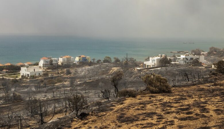 Μεγάλη φωτιά στη Ρόδο: Άμεση ενίσχυση για την αποκατάσταση υποδομών σε οικισμούς που επλήγησαν