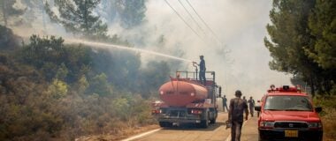 Συναγερμός στην Πυροσβεστική για φωτιά στην περιφερειακή του Αιγάλεω