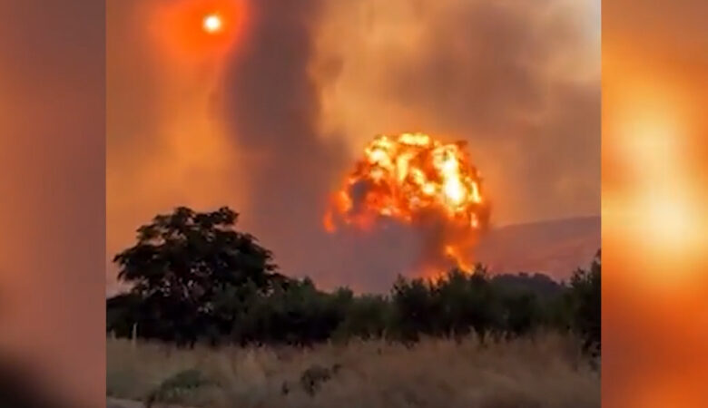 Έκρηξη πυρομαχικών στη Νέα Αγχίαλο: «Οι άνεμοι άλλαξαν απότομα κατεύθυνση» – Αρκετά ερωτήματα για το συμβάν – Δεν υπάρχει ενεργό μέτωπο πυρκαγιάς