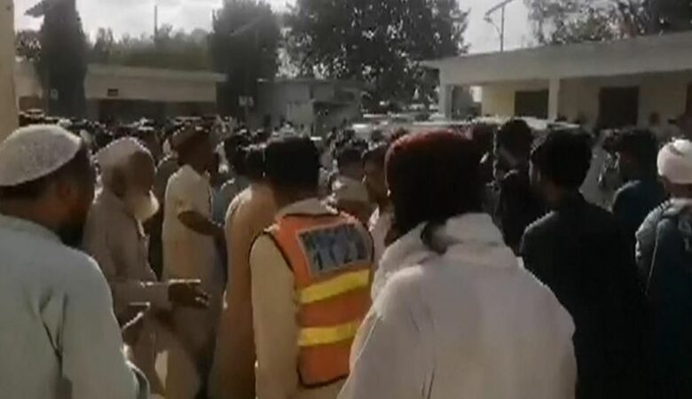Πακιστάν: Τουλάχιστον 40 νεκροί από έκρηξη σε πολιτική συγκέντρωση