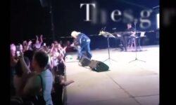 Μπέσσυ Αργυράκη: Σκόνταψε και έπεσε από τη σκηνή που τραγουδούσε στη Θεσσαλονίκη – Δείτε βίντεο