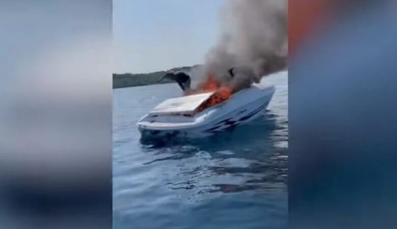 «Κατεβείτε αμέσως, θα ανατιναχτεί!» – Δραματικό βίντεο δείχνει ανθρώπους που πηδούν στη θάλασσα από φλεγόμενο σκάφος