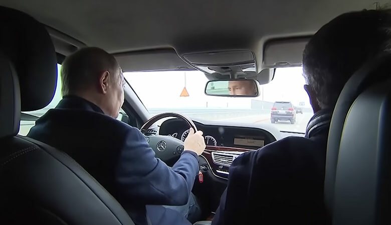 Γιατί ο Πούτιν «διαφημίζει» τα ρωσικά αυτοκίνητα