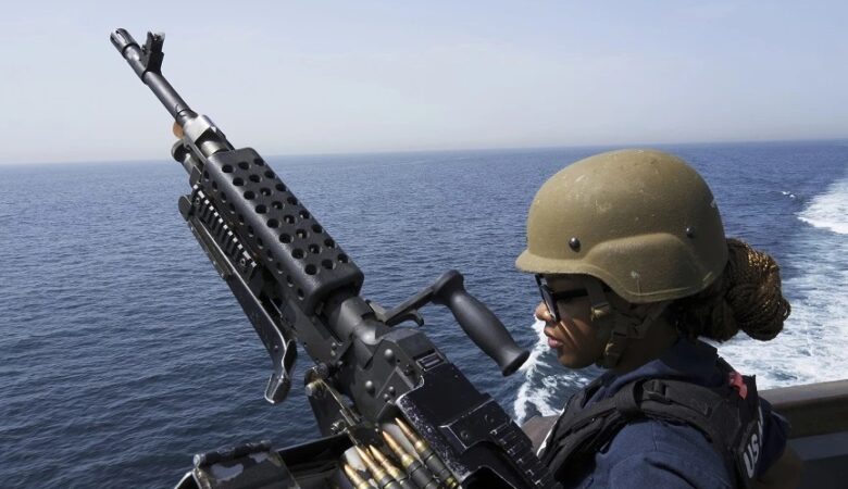 ΗΠΑ: Θα μπουν στρατιώτες πάνω σε πλοία για την αποτροπή των συλλήψεων από το Ιράν