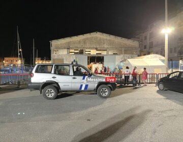 Αυτοκίνητο έπεσε στη θάλασσα στην Καλαμάτα – Απεγκλωβίστηκε ο 86χρονος οδηγός