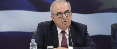 Παπαθανάσης: «Κατά την θητεία του κ. Χαρίτση τα 13 ψηφιακά έργα είχαν μόνο μια προσφορά και από αυτά το 50% είχε μόνο μια εταιρεία»