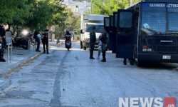 Αυξημένα μέτρα στην Ευελπίδων υπό τον φόβο επεισοδίων κατά τη μεταφορά των 94 συλληφθέντων – Δείτε εικόνες του News