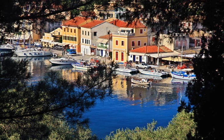 Πυροβόλησαν 51χρονο στους Παξούς: Έπεσε αιμόφυρτος και σοβαρά τραυματισμένος διακομίστηκε στο Κέντρο Υγείας του νησιού