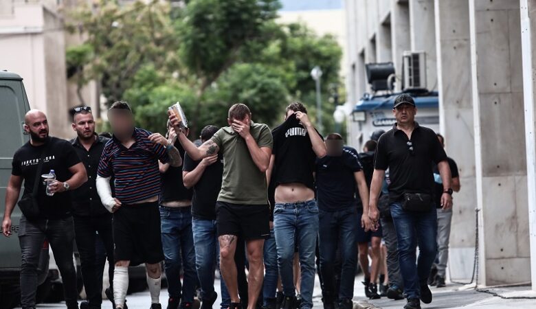 Νέα Φιλαδέλφεια: Γνωστοί στις αρχές έξι από τους 105 συλληφθέντες Κροάτες χούλιγκαν