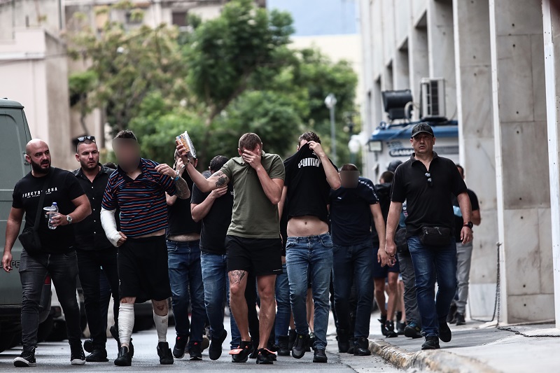 Νέα Φιλαδέλφεια: Γνωστοί στις αρχές έξι από τους 105 συλληφθέντες Κροάτες χούλιγκαν