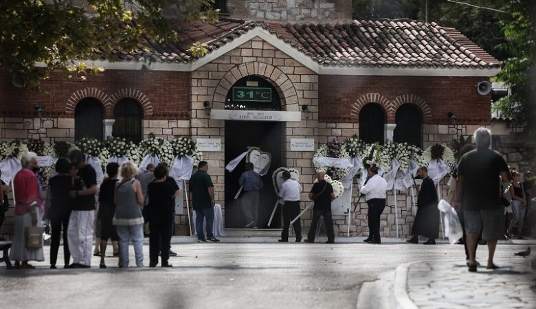 Ανείπωτος θρήνος στην κηδεία του 11χρονου γιου του Οδυσσέα Σταμούλη
