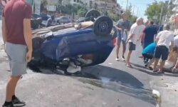Τροχαίο με ανατροπή αυτοκινήτου και τραυματίες στην Ηλιούπολη