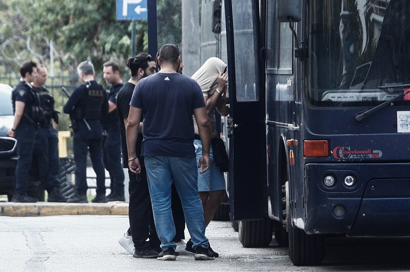 Νέα Φιλαδέλφεια: Σε εξέλιξη οι μεταγωγές των συλληφθέντων στις φυλακές – Ανοιχτό το ενδεχόμενο νέου κύκλου συλλήψεων