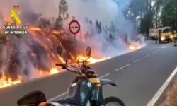 Ισπανία: Εκτός ελέγχου μαίνεται η μεγάλη πυρκαγιά στη βόρεια Τενερίφη