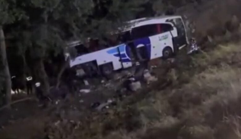 Πολύνεκρη τραγωδία από ανατροπή λεωφορείου στην Τουρκία