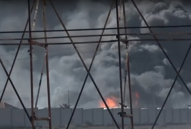 Εκκενώθηκε το πάρκινγκ στο Θριάσιο Νοσοκομείο λόγω της φωτιάς στον Ασπρόπυργο