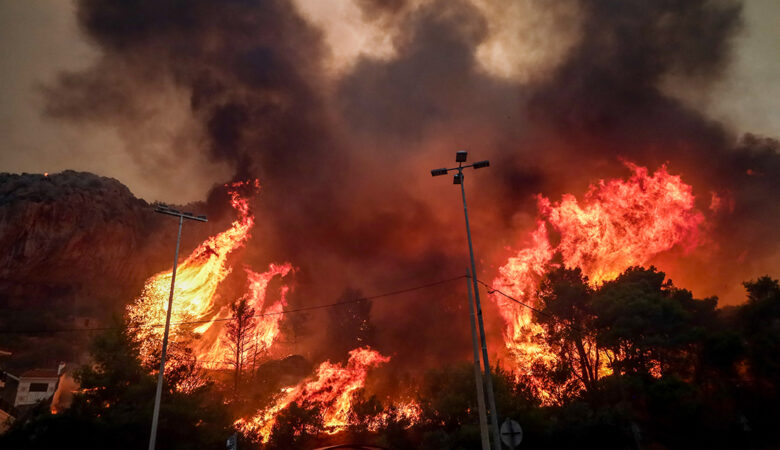 Μεγάλη φωτιά στη Μαγνησία – Εντολή εκκένωσης της Γαύριανης