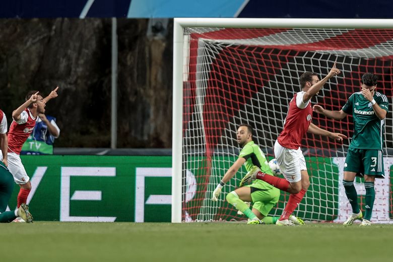 Champions League: Φιλί της ζωής από τον Μαντσίνι στις καθυστερήσεις στην ήττα του ΠΑΟ από την Μπράγκα – Δείτε τα γκολ